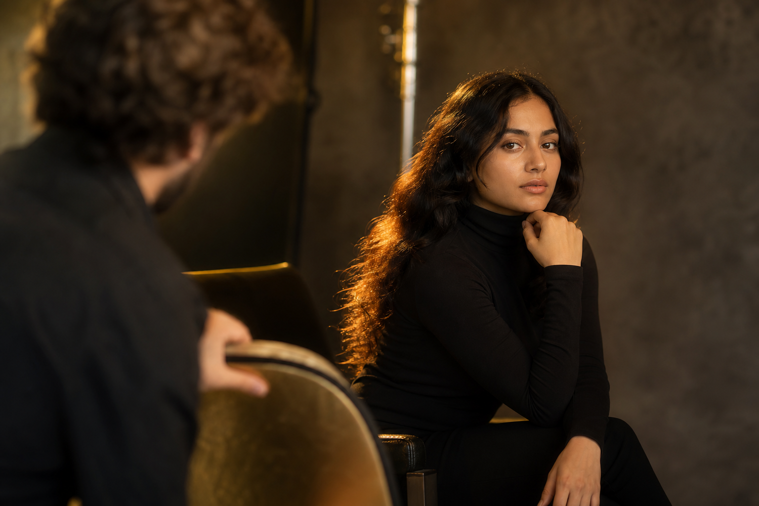 Séance de portrait en studio réalisée par Diaphragme à Orléans, lumière naturelle et pose naturelle